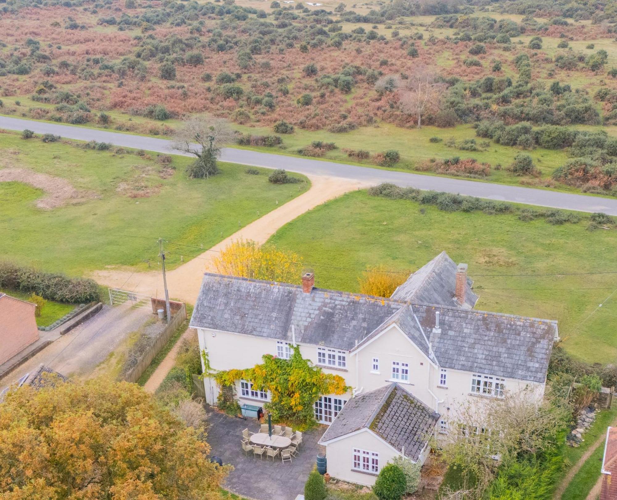 Beautiful Country House With Forest View & Garden Norleywood Exterior photo