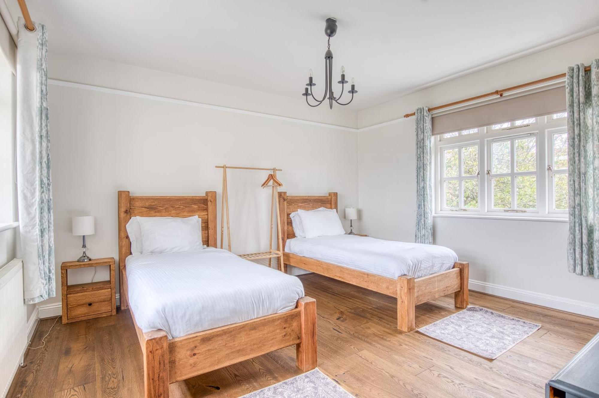 Beautiful Country House With Forest View & Garden Norleywood Exterior photo